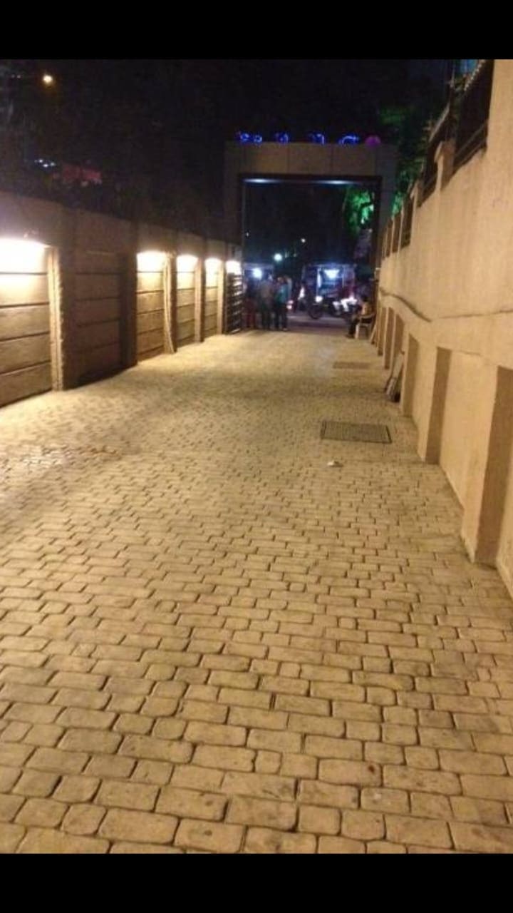 Stamped concrete driveway with border