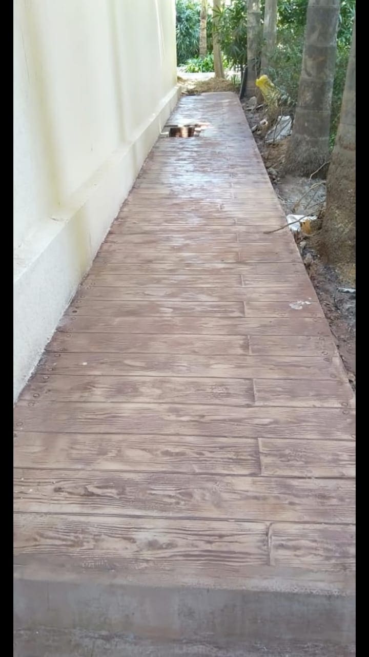 Stamped concrete with multi-tone colour