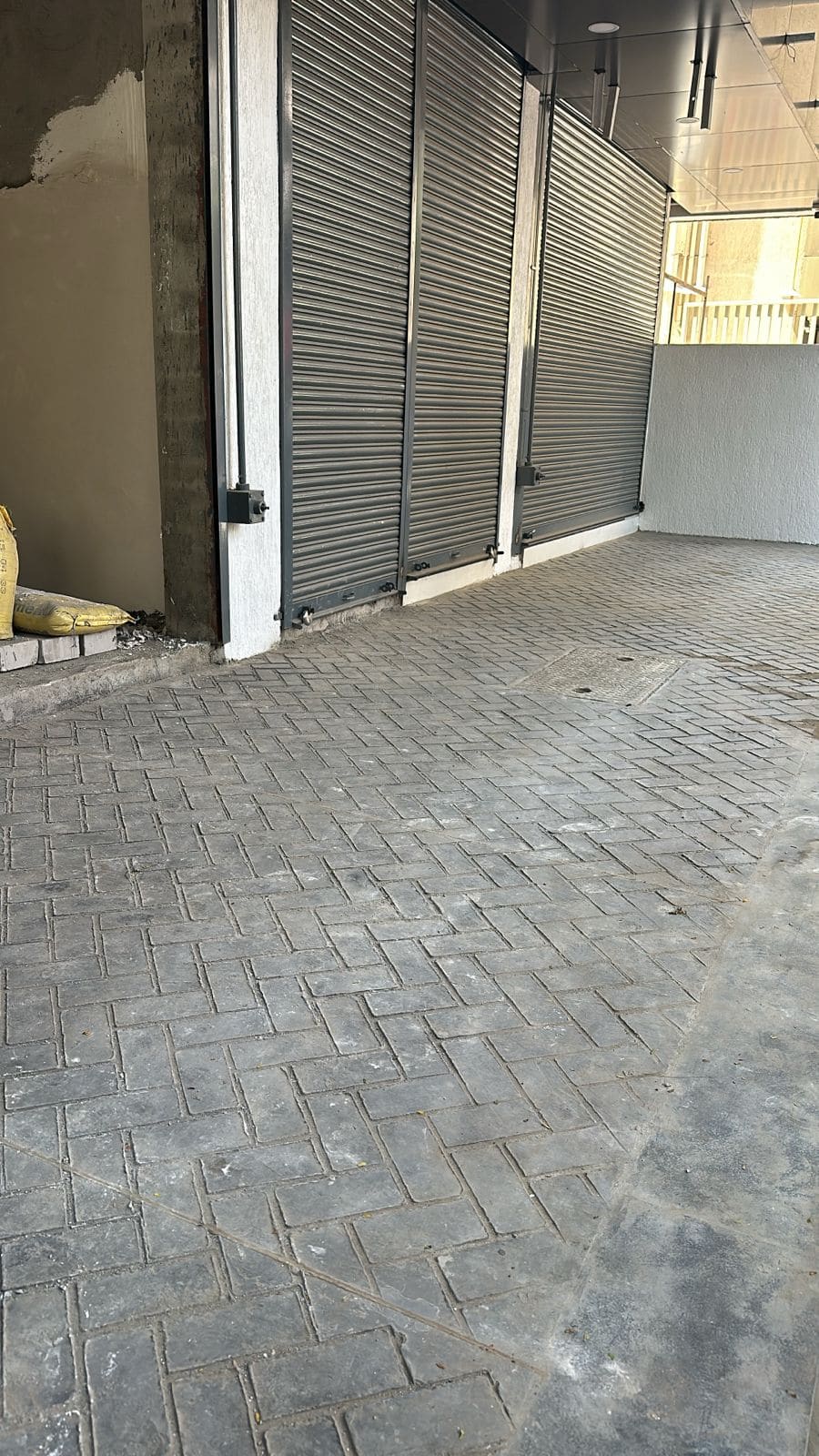 Stamped concrete with slate tile pattern