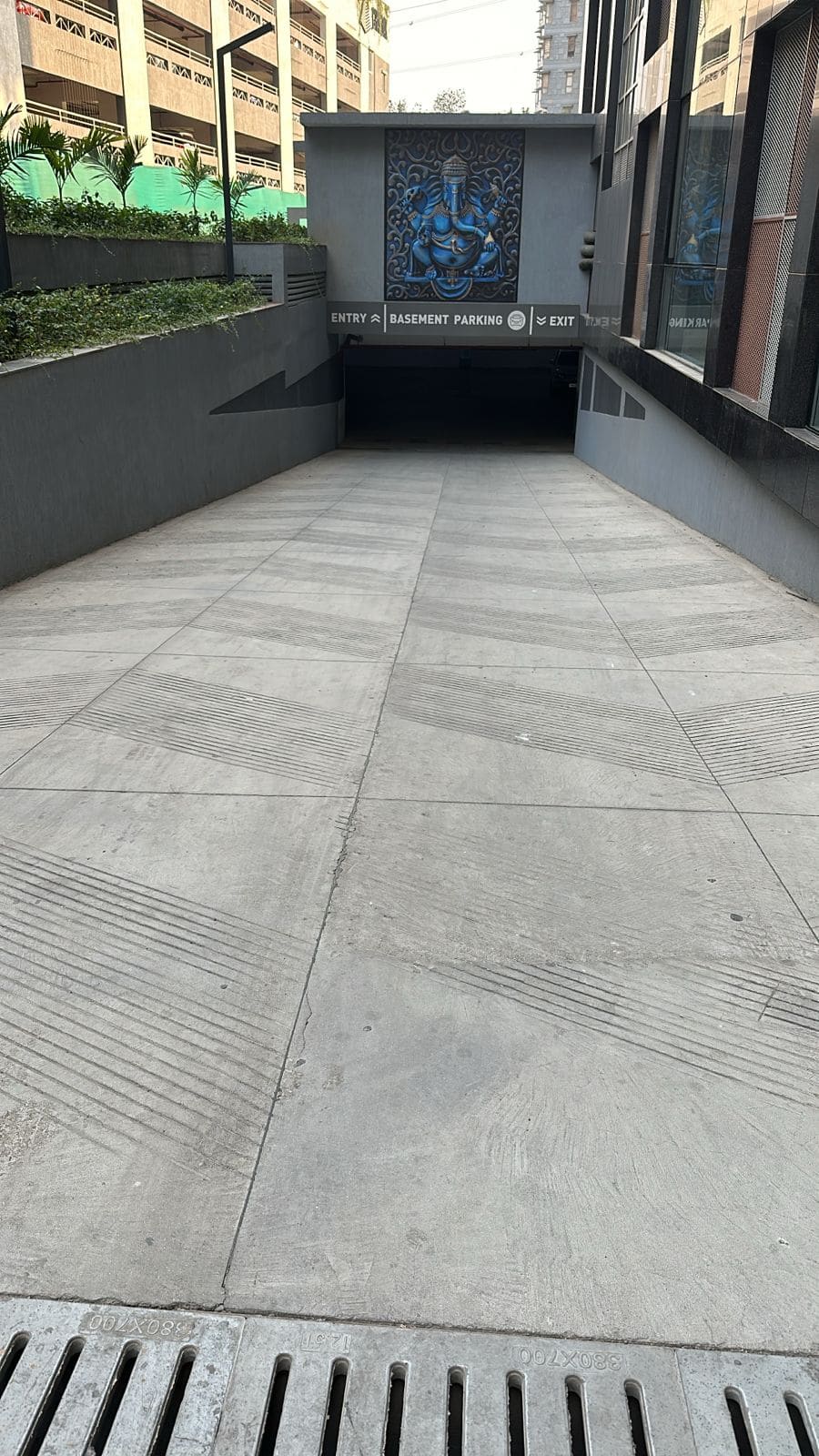 Stamped concrete with cobble texture