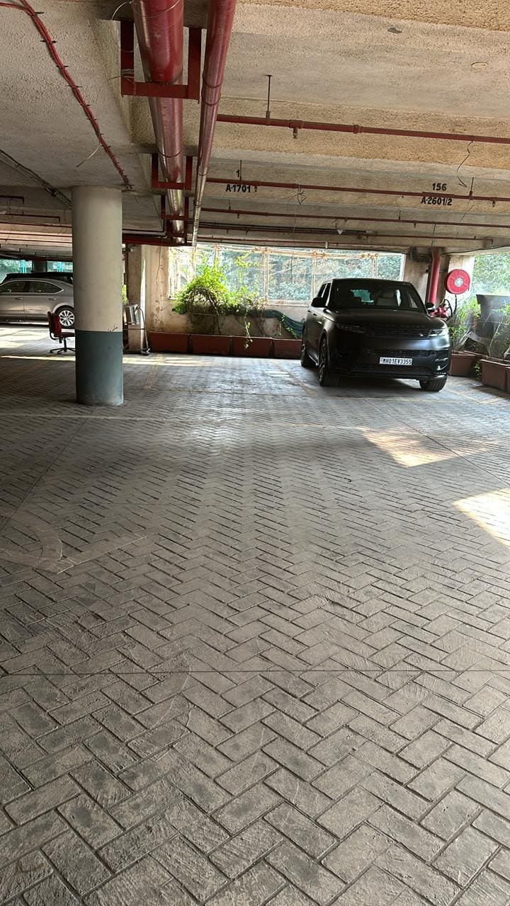 Stamped concrete with geometric design