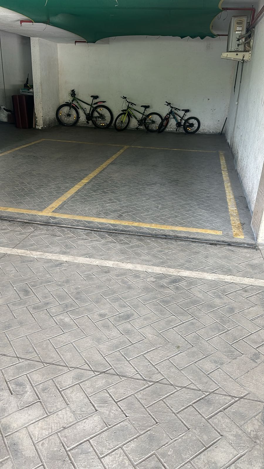 Stamped concrete with European cobble